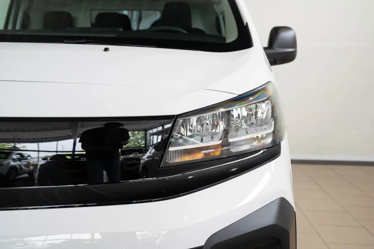 Electric L3 75 kWh | Tot 8 Jaar Garantie | Apple Carplay & Android Auto | Camera | Parkeersensoren | Cruise Controle | Comfrot Tussenschot |