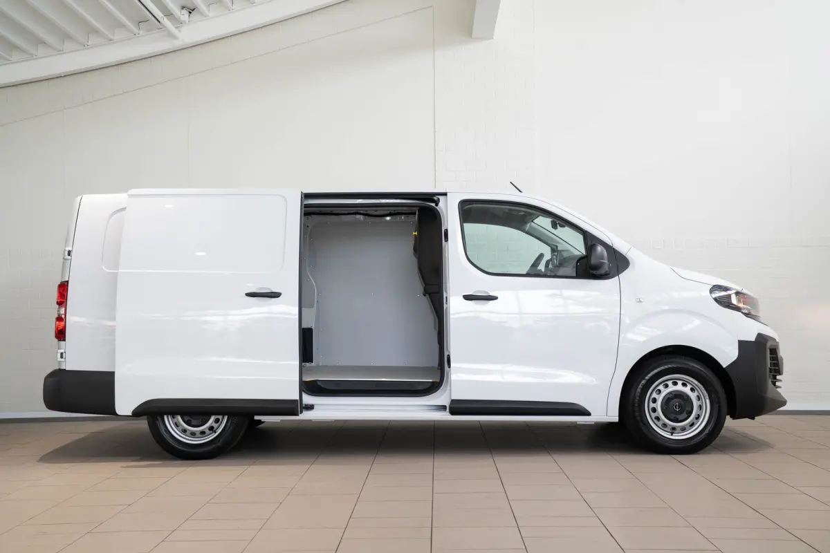 Electric L3 75 kWh | Tot 8 Jaar Garantie | Apple Carplay & Android Auto | Camera | Parkeersensoren | Cruise Controle | Comfrot Tussenschot |