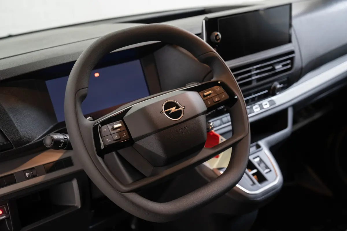 Electric L3 75 kWh | Tot 8 Jaar Garantie | Apple Carplay & Android Auto | Camera | Parkeersensoren | Cruise Controle | Comfrot Tussenschot |