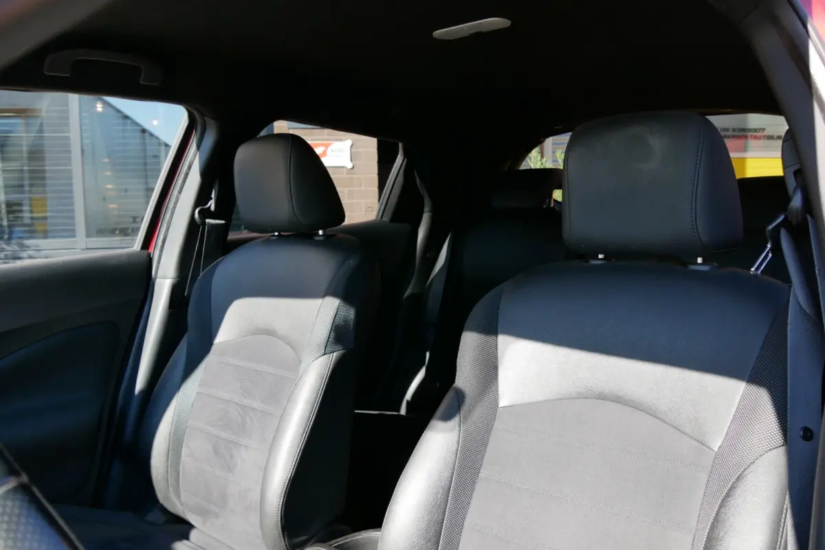 1.2 DIG-T S/S N-Connecta. camera. leder/alcantara. navi
