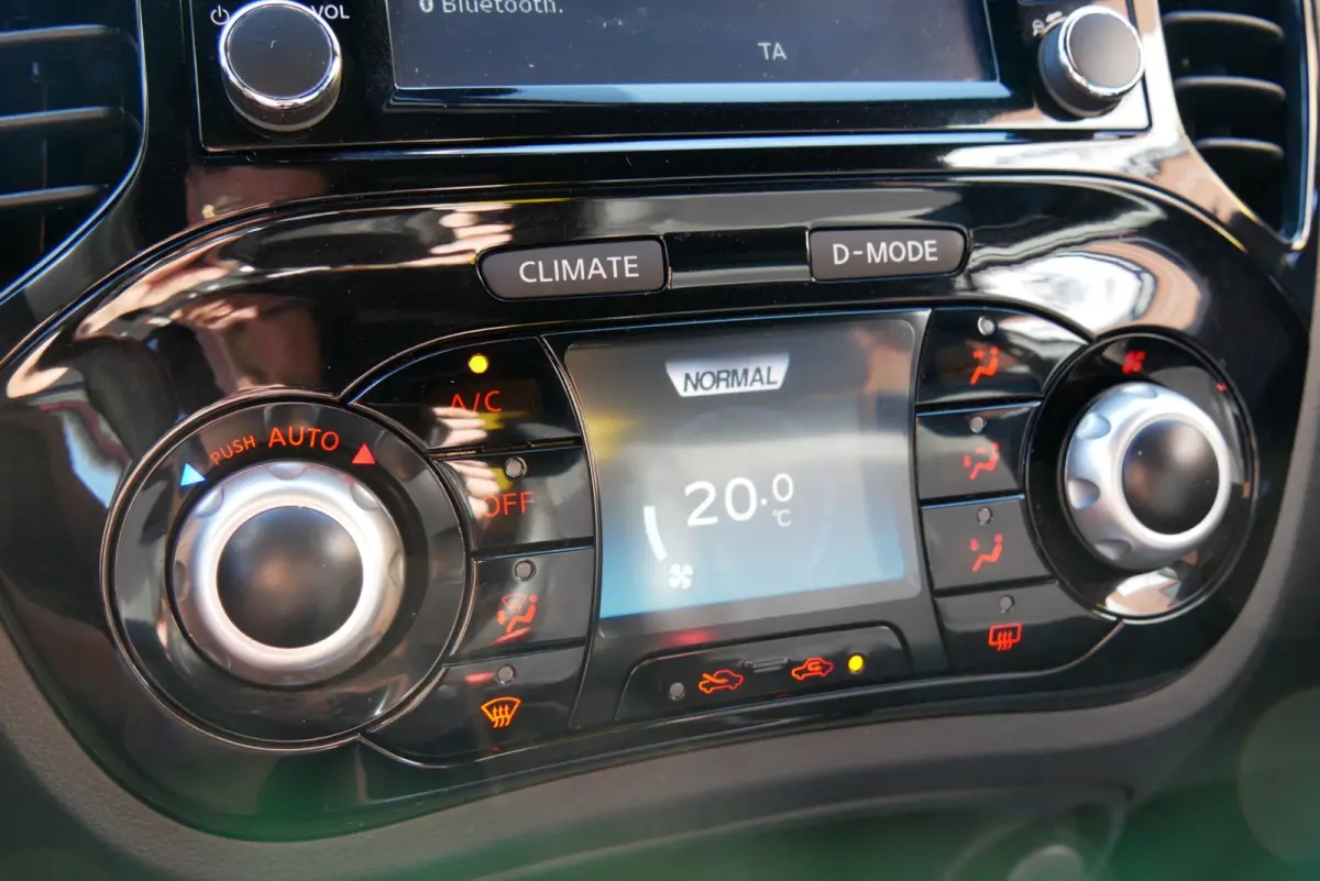 1.2 DIG-T S/S N-Connecta. camera. leder/alcantara. navi
