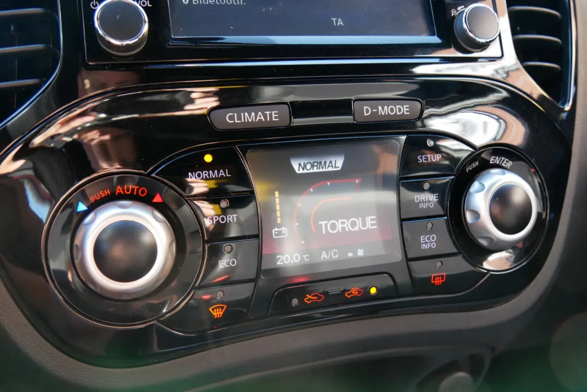 1.2 DIG-T S/S N-Connecta. camera. leder/alcantara. navi