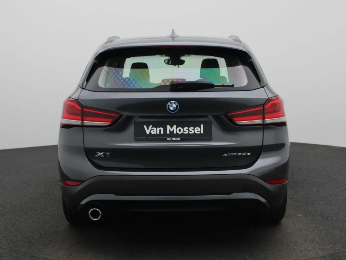 xDrive25e | LEER | HEAD-UP DISPLAY | CAMERA | STOELVERWARMING | NAVIGATIE
