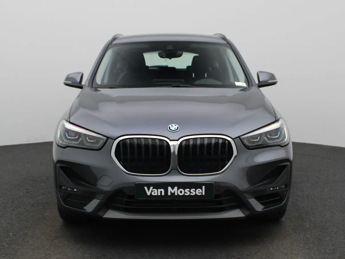 xDrive25e | LEER | HEAD-UP DISPLAY | CAMERA | STOELVERWARMING | NAVIGATIE