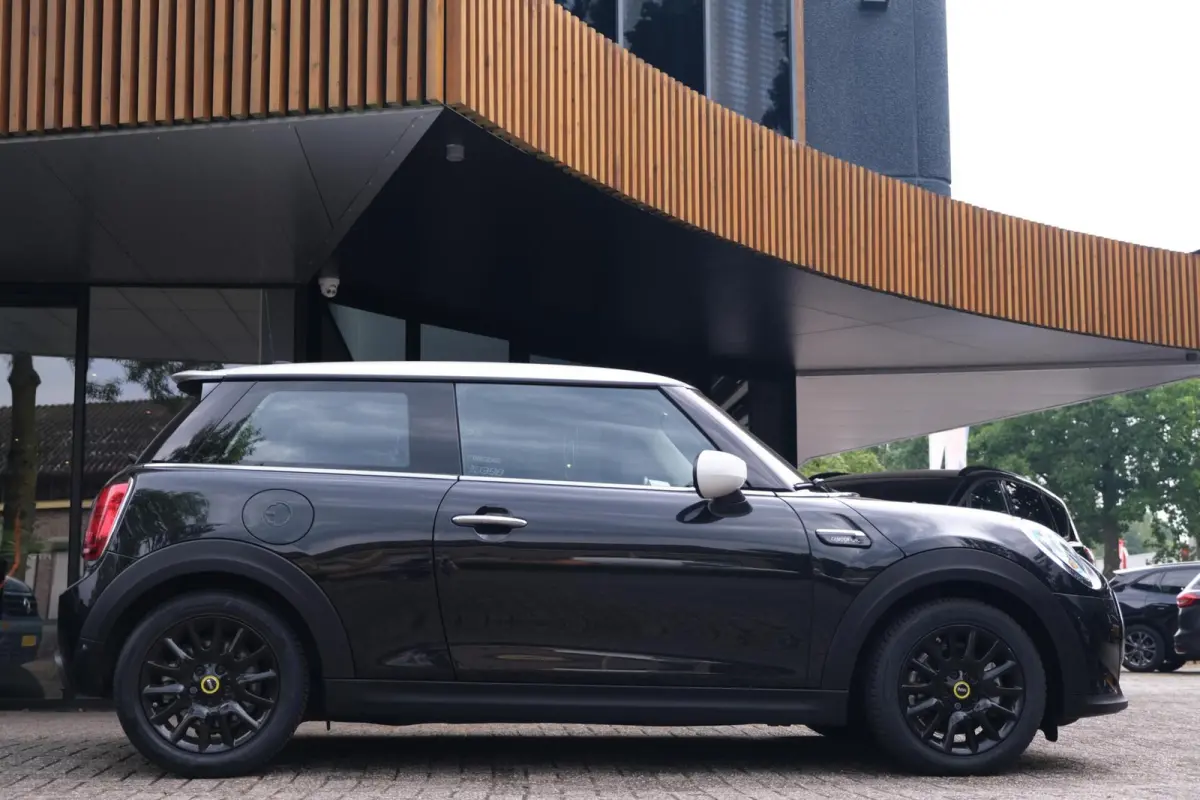 Camden Go Edition 33 kWh|Rijklaar!|SoH100%|Stoelverwarming|Carplay|LED|AndroidAuto|DigiDash