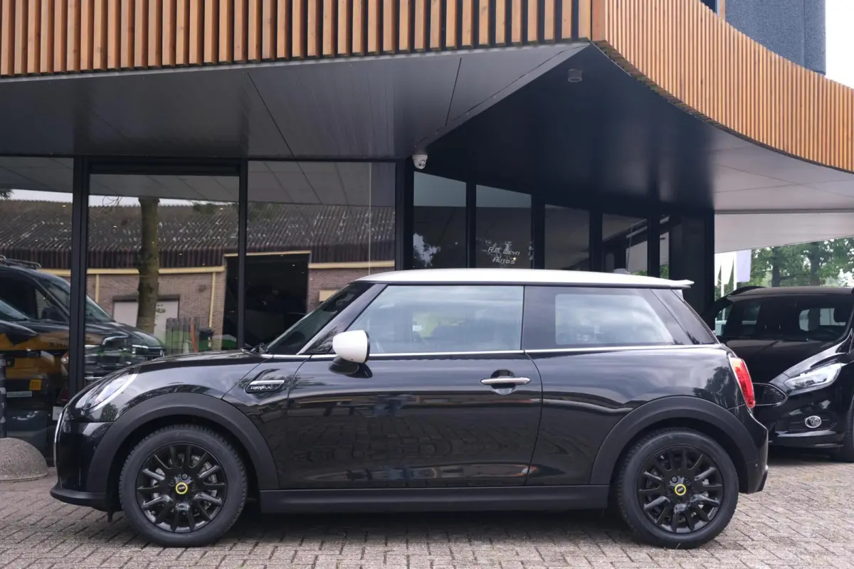 Camden Go Edition 33 kWh|Rijklaar!|SoH100%|Stoelverwarming|Carplay|LED|AndroidAuto|DigiDash