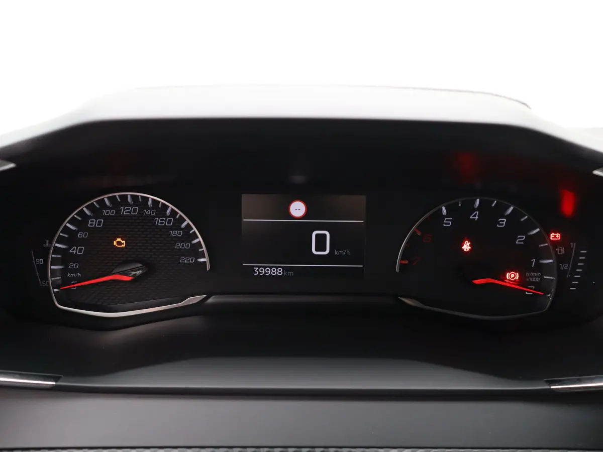 1.2 PureTech Allure Parkeersensoren | Climate Control | Cruise Control | 16' Lichtmetalen Velgen | Apple Carplay/Android Auto