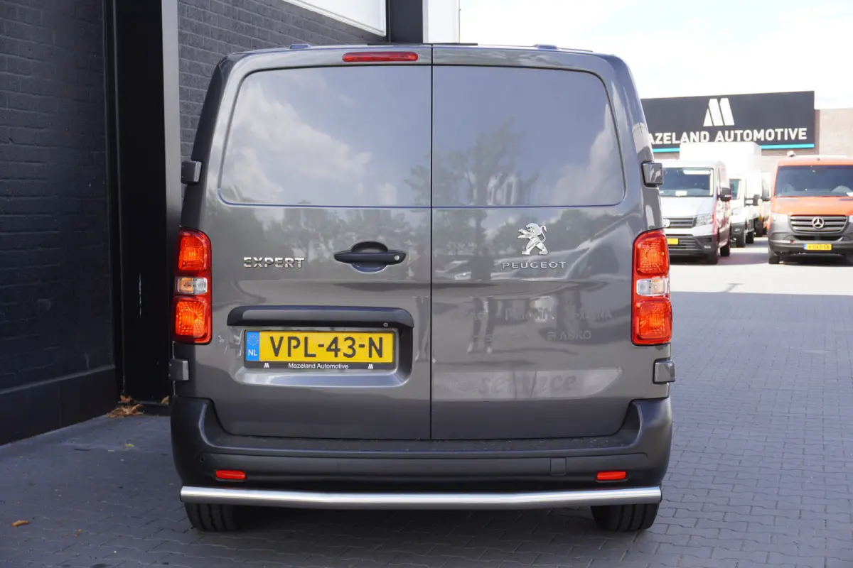 2.0 BlueHDI L2 145PK AUTOMAAT EURO 6 - Airco - PDC - Camera - €14.900,- Excl.