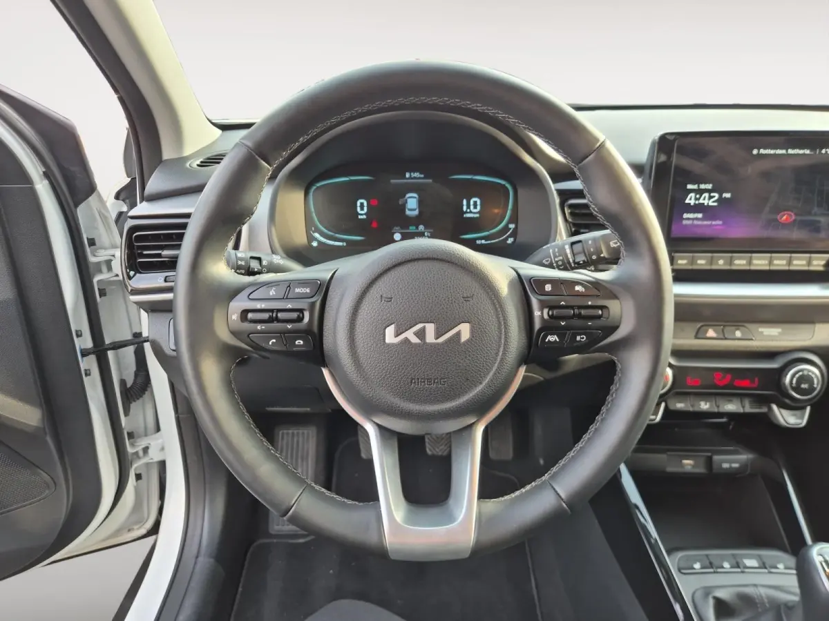 1.0 T-GDi MHEV DynamicPlusLine | Cruise Control | Climate Control | Stoelverwarming | Stuurverwarming | Navigatie | Camera | Privacy Glass |