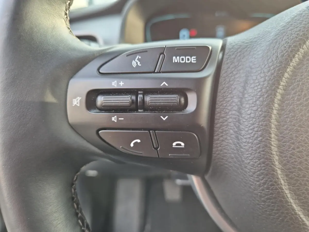 1.0 T-GDi MHEV DynamicPlusLine | Cruise Control | Climate Control | Stoelverwarming | Stuurverwarming | Navigatie | Camera | Privacy Glass |