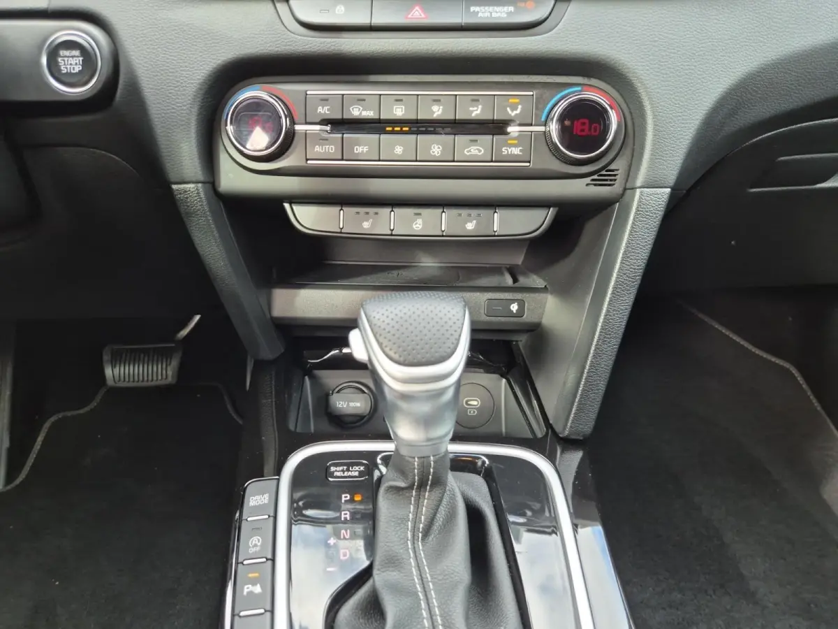 1.0 T-GDi MHEV Design Edition | Camera | Climate Control | Stoelverwarming | Stuurverwarming | Cruise Control | Carplay/Android Auto |