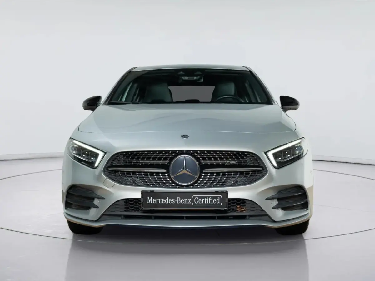 Hatchback 250 e Premium Plus | Trekhaak