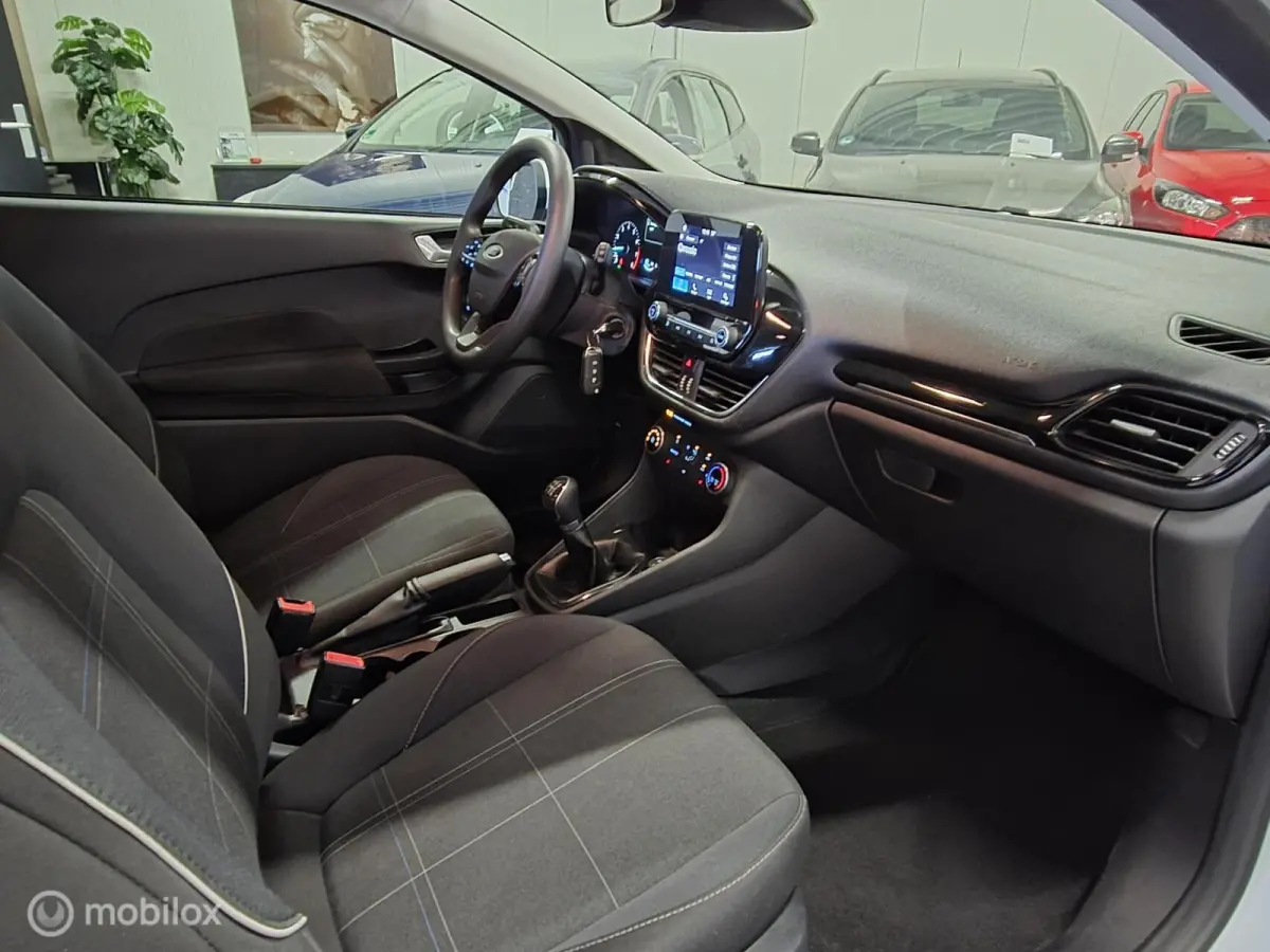 1.1 Trend Carplay, goed onderhouden!