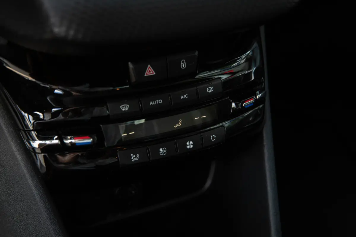 1.6 BlueHDi Allure , Cruise control, Isofix