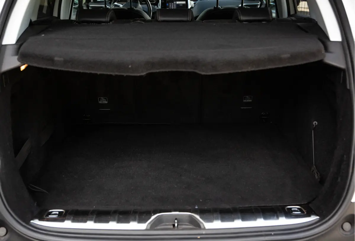 1.6 BlueHDi Allure , Cruise control, Isofix