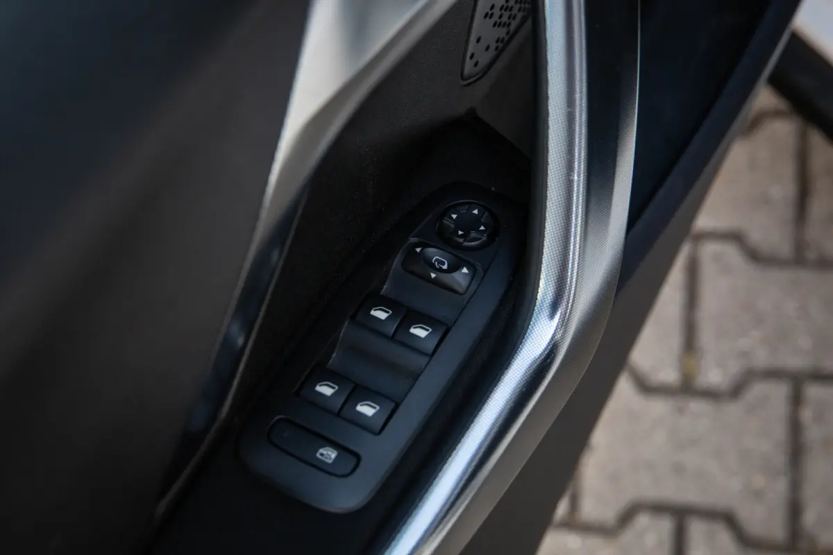 1.6 BlueHDi Allure , Cruise control, Isofix