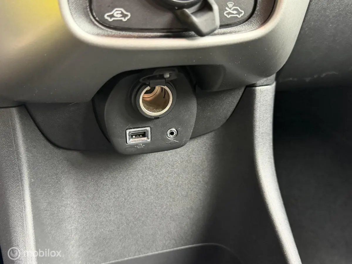 1.0 e-VTi Active | AIRCO | 5 DEUREN |