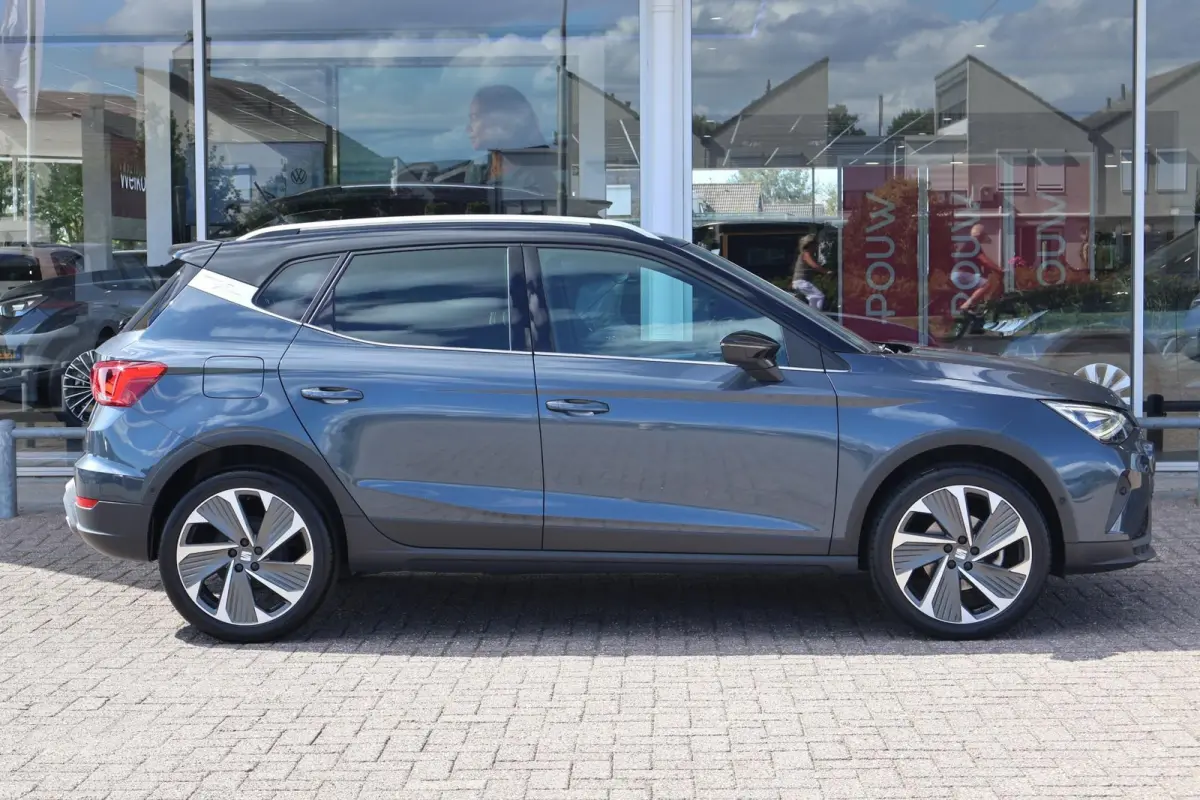 1.0 TSI 95pk FR Business Intense | Navigatie | Camera | Adaptive Cruise | Stoelverwarming | PDC