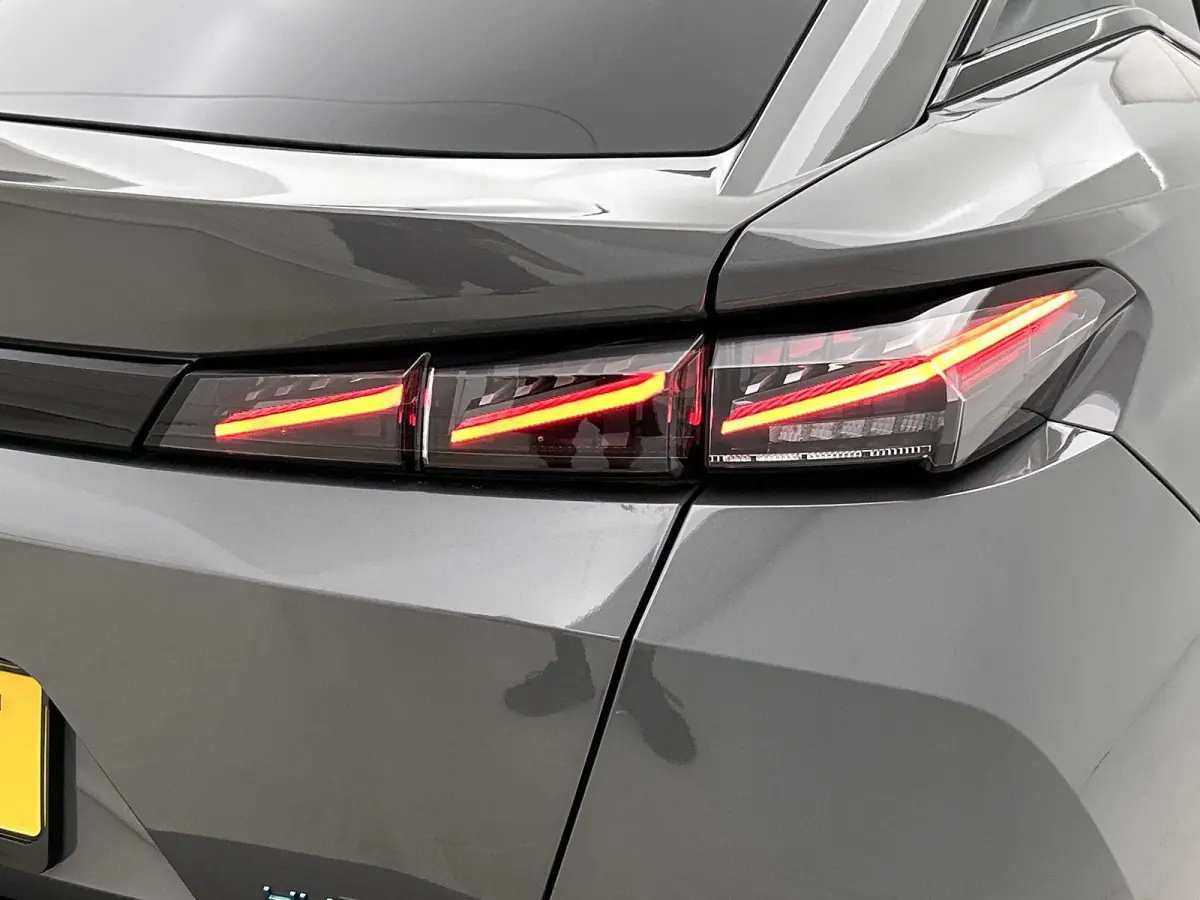 1.6 225pk HYbrid GT Automaat | Accu 99% | Navigatie | Achteruitrijcamera | Matrix LED koplampen | Handsfree Achterklep | Adaptieve Cruise Control | Keyless | Parkeersensoren v+a | Sfeerverli