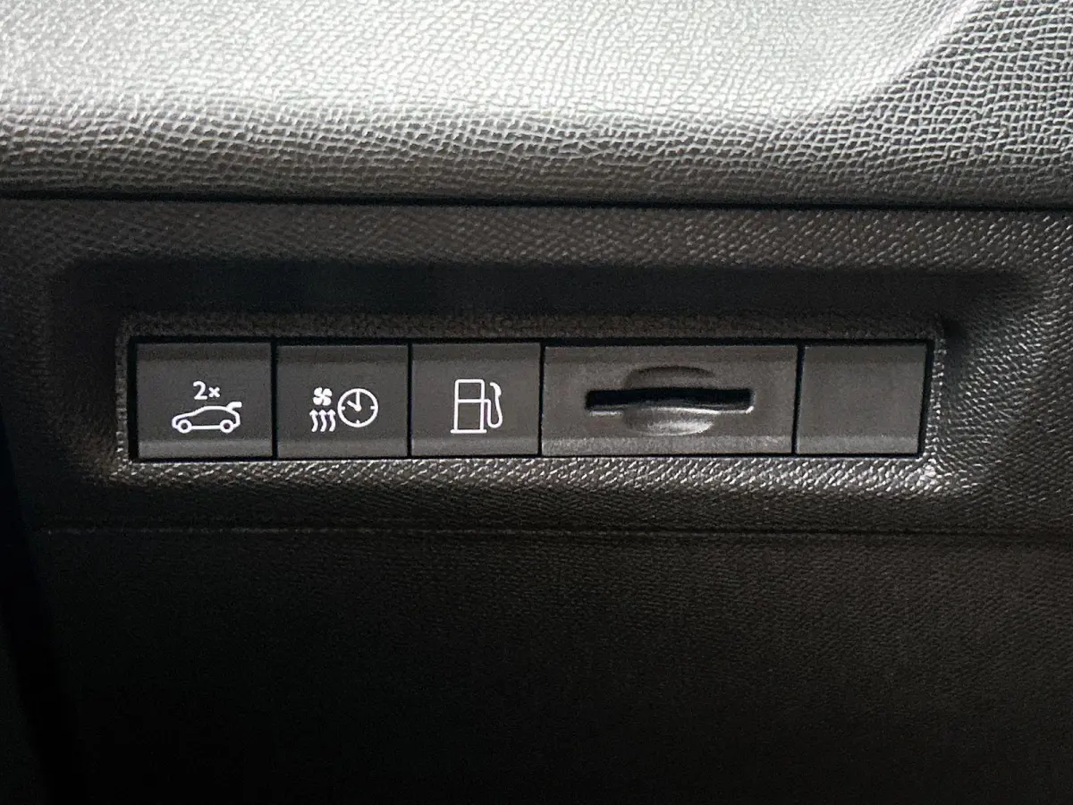 1.6 225pk HYbrid GT Automaat | Accu 99% | Navigatie | Achteruitrijcamera | Matrix LED koplampen | Handsfree Achterklep | Adaptieve Cruise Control | Keyless | Parkeersensoren v+a | Sfeerverli