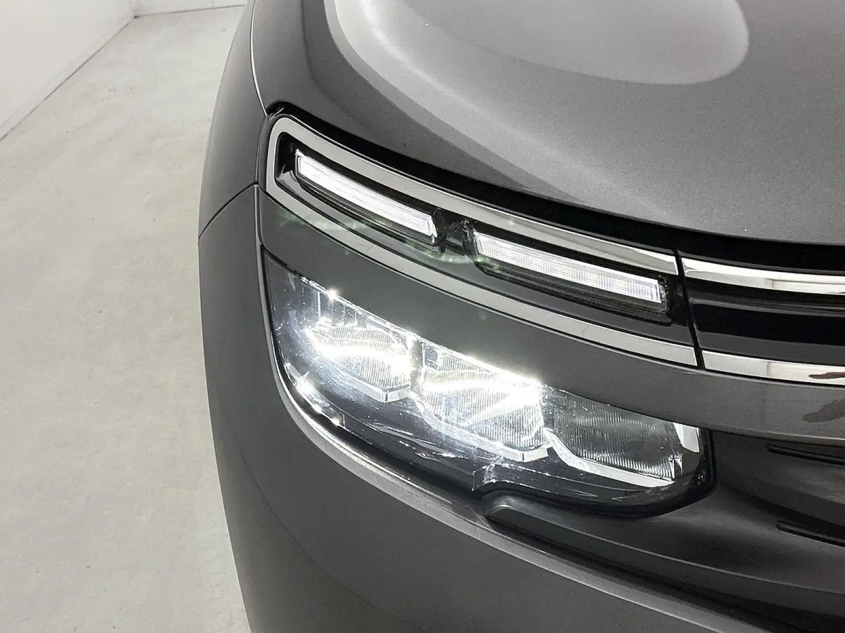 1.2 130pk Feel Automaat | Elektrische Bestuurdersstoel | Navigatie | Climate Control | Adaptieve Cruise Control | Camera | LED | 18"LMV | Stoelverwarming | Dodehoekdetectie | Keyless Entry/S
