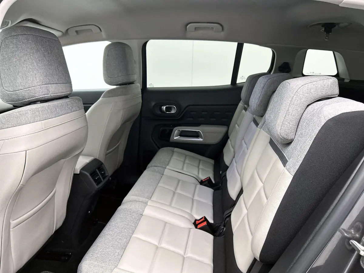 1.2 130pk Feel Automaat | Elektrische Bestuurdersstoel | Navigatie | Climate Control | Adaptieve Cruise Control | Camera | LED | 18"LMV | Stoelverwarming | Dodehoekdetectie | Keyless Entry/S