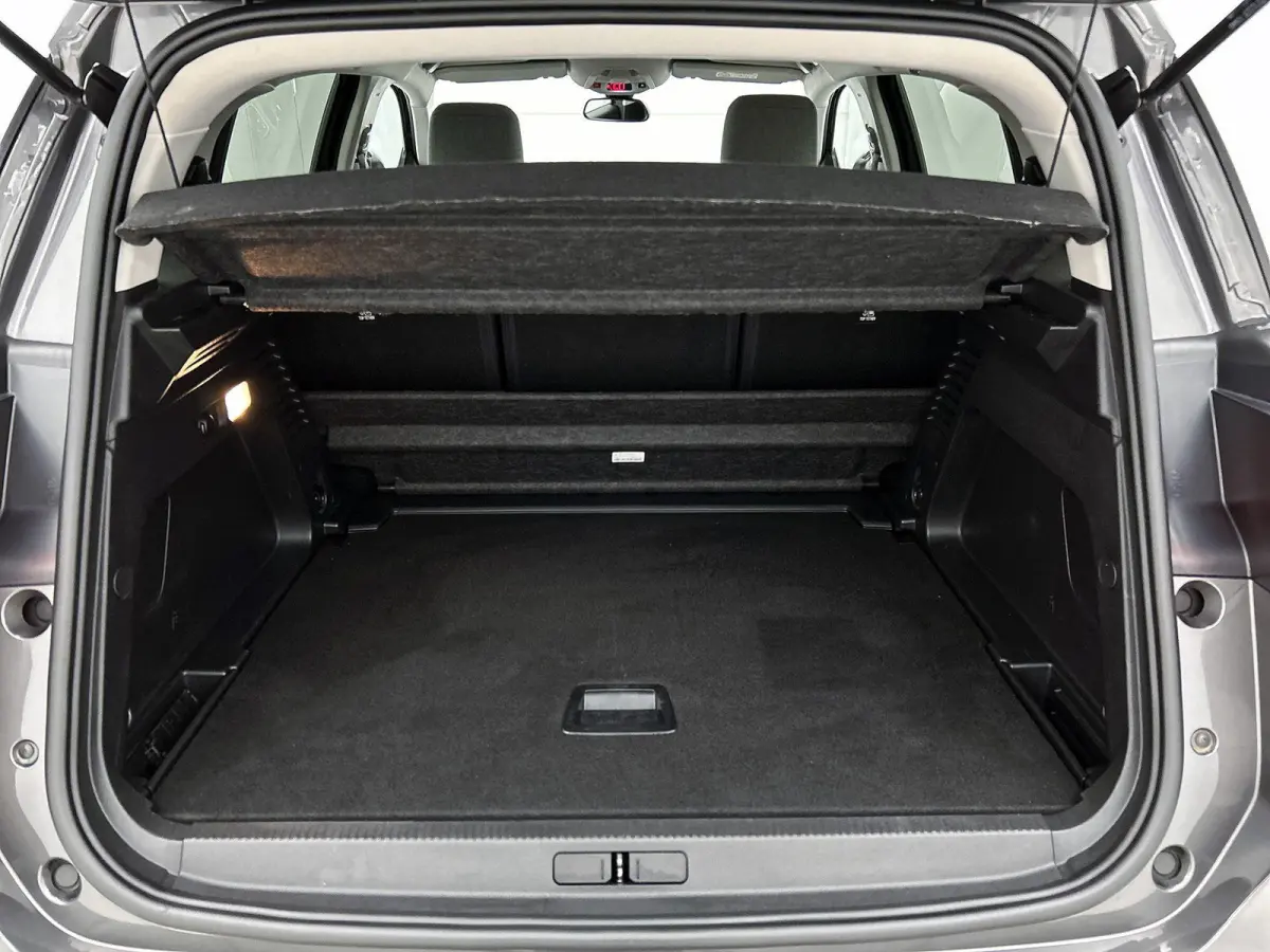 1.2 130pk Feel Automaat | Elektrische Bestuurdersstoel | Navigatie | Climate Control | Adaptieve Cruise Control | Camera | LED | 18"LMV | Stoelverwarming | Dodehoekdetectie | Keyless Entry/S