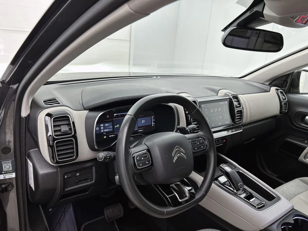 1.2 130pk Feel Automaat | Elektrische Bestuurdersstoel | Navigatie | Climate Control | Adaptieve Cruise Control | Camera | LED | 18"LMV | Stoelverwarming | Dodehoekdetectie | Keyless Entry/S