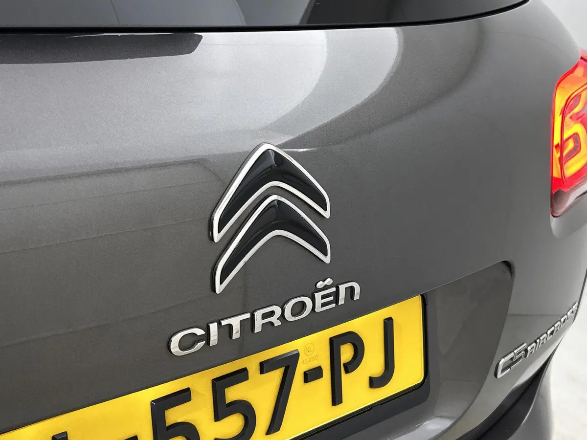 1.2 130pk Feel Automaat | Elektrische Bestuurdersstoel | Navigatie | Climate Control | Adaptieve Cruise Control | Camera | LED | 18"LMV | Stoelverwarming | Dodehoekdetectie | Keyless Entry/S