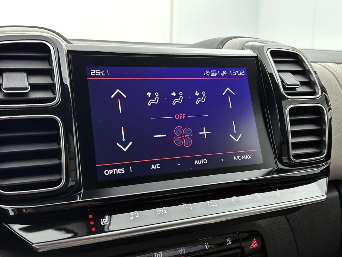 1.2 130pk Feel Automaat | Elektrische Bestuurdersstoel | Navigatie | Climate Control | Adaptieve Cruise Control | Camera | LED | 18"LMV | Stoelverwarming | Dodehoekdetectie | Keyless Entry/S