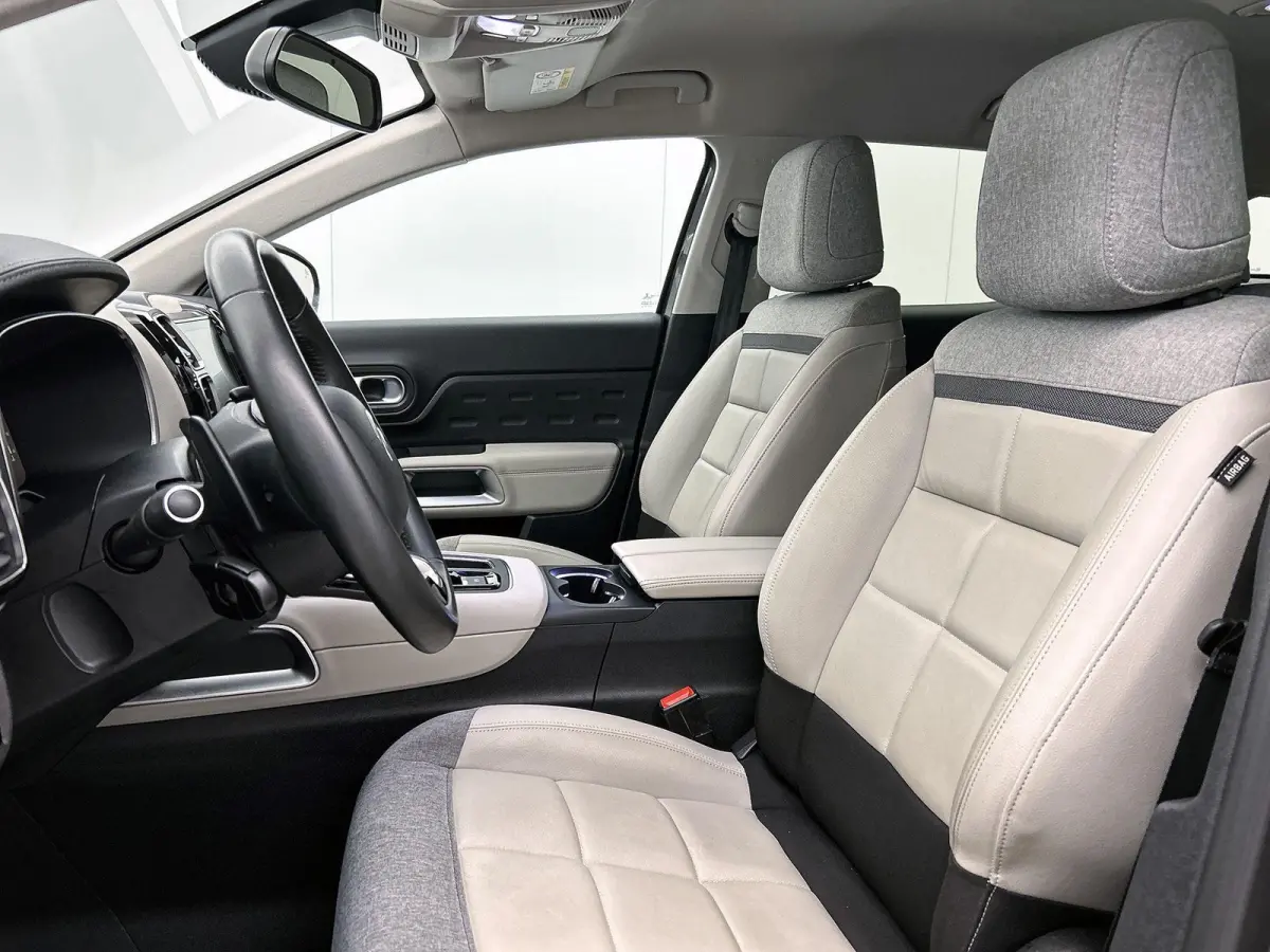 1.2 130pk Feel Automaat | Elektrische Bestuurdersstoel | Navigatie | Climate Control | Adaptieve Cruise Control | Camera | LED | 18"LMV | Stoelverwarming | Dodehoekdetectie | Keyless Entry/S