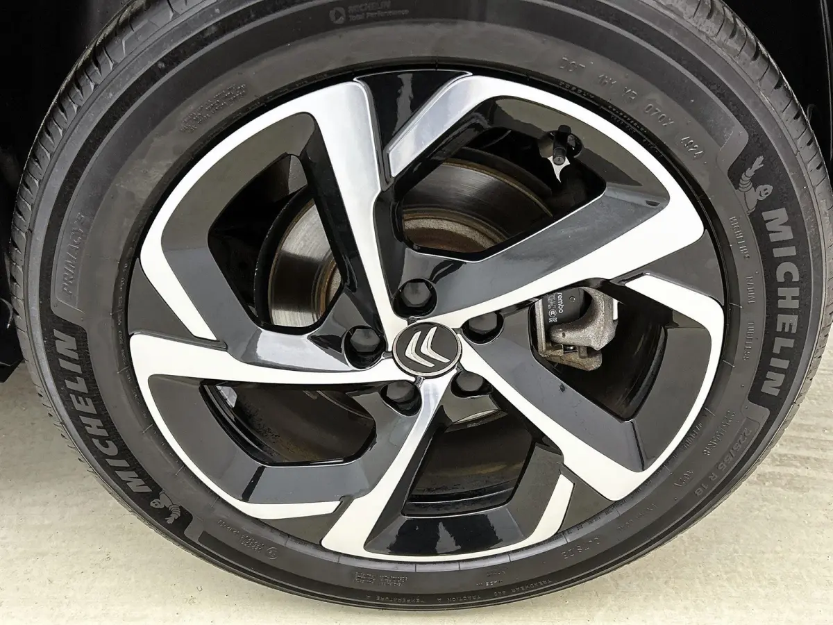 1.2 130pk Feel Automaat | Elektrische Bestuurdersstoel | Navigatie | Climate Control | Adaptieve Cruise Control | Camera | LED | 18"LMV | Stoelverwarming | Dodehoekdetectie | Keyless Entry/S