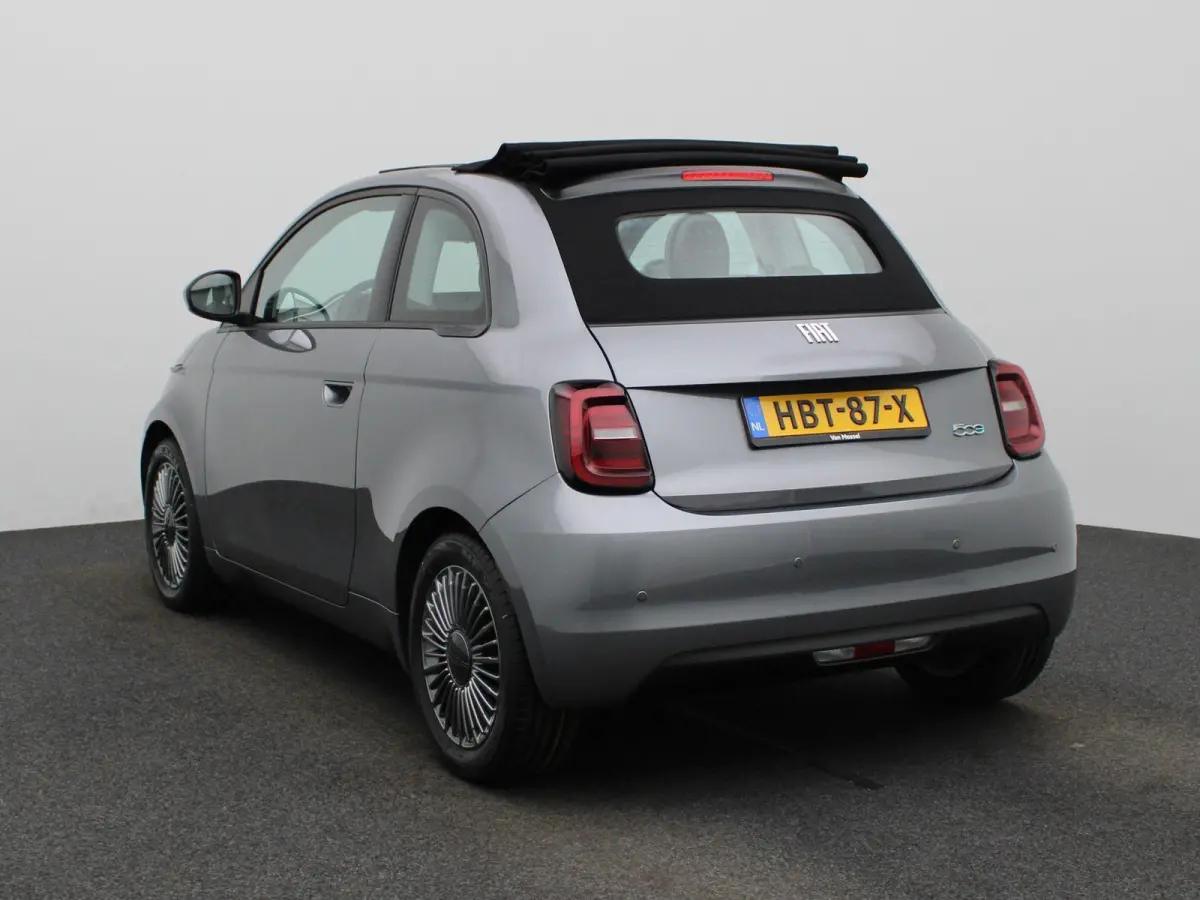 RED 42 kWh | APPLE CARPLAY | ANDROID AUTO | STOELVERWARMING | PARKEERSENSOREN ACHTER | KEYLESS | DAB RADIO | LICHTMETALEN VELGEN | CRUISE CONTROL |