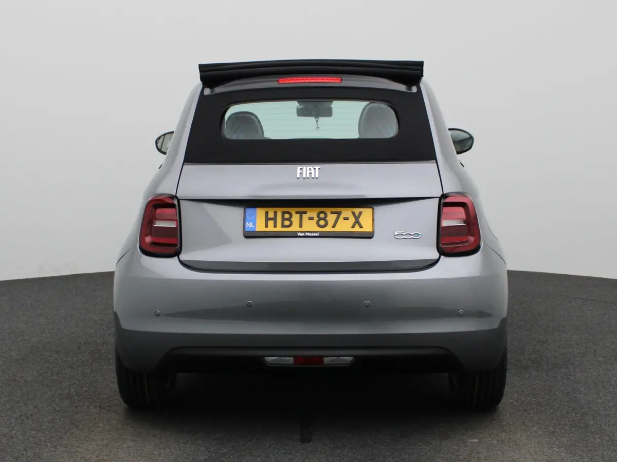 RED 42 kWh | APPLE CARPLAY | ANDROID AUTO | STOELVERWARMING | PARKEERSENSOREN ACHTER | KEYLESS | DAB RADIO | LICHTMETALEN VELGEN | CRUISE CONTROL |
