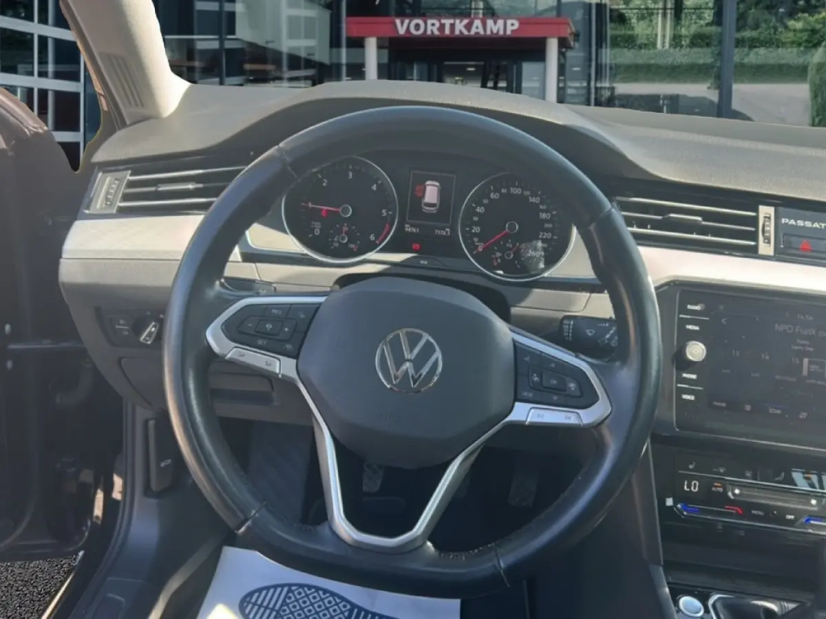 2.0 TDI BUSINESS PANO-DAK/CAMERA/ACC/STOELVERW/CARPLAY/NAVI