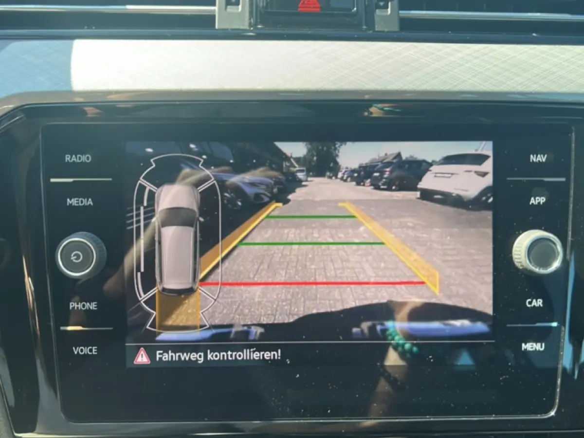 2.0 TDI BUSINESS PANO-DAK/CAMERA/ACC/STOELVERW/CARPLAY/NAVI