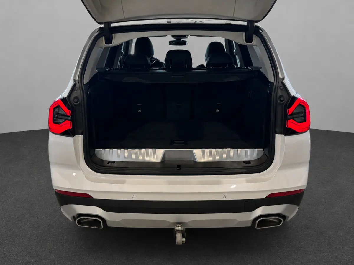XDrive30e | Nieuw model | Trekhaak | LED | Keyless | 360 camera | Stoelverwarming | 1e eigenaar | SOH 93%