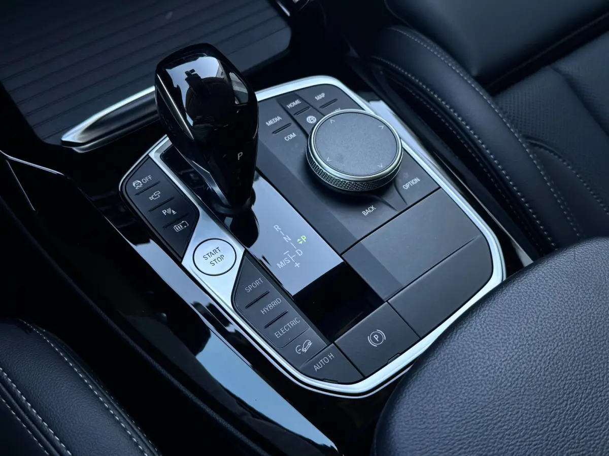 XDrive30e | Nieuw model | Trekhaak | LED | Keyless | 360 camera | Stoelverwarming | 1e eigenaar | SOH 93%