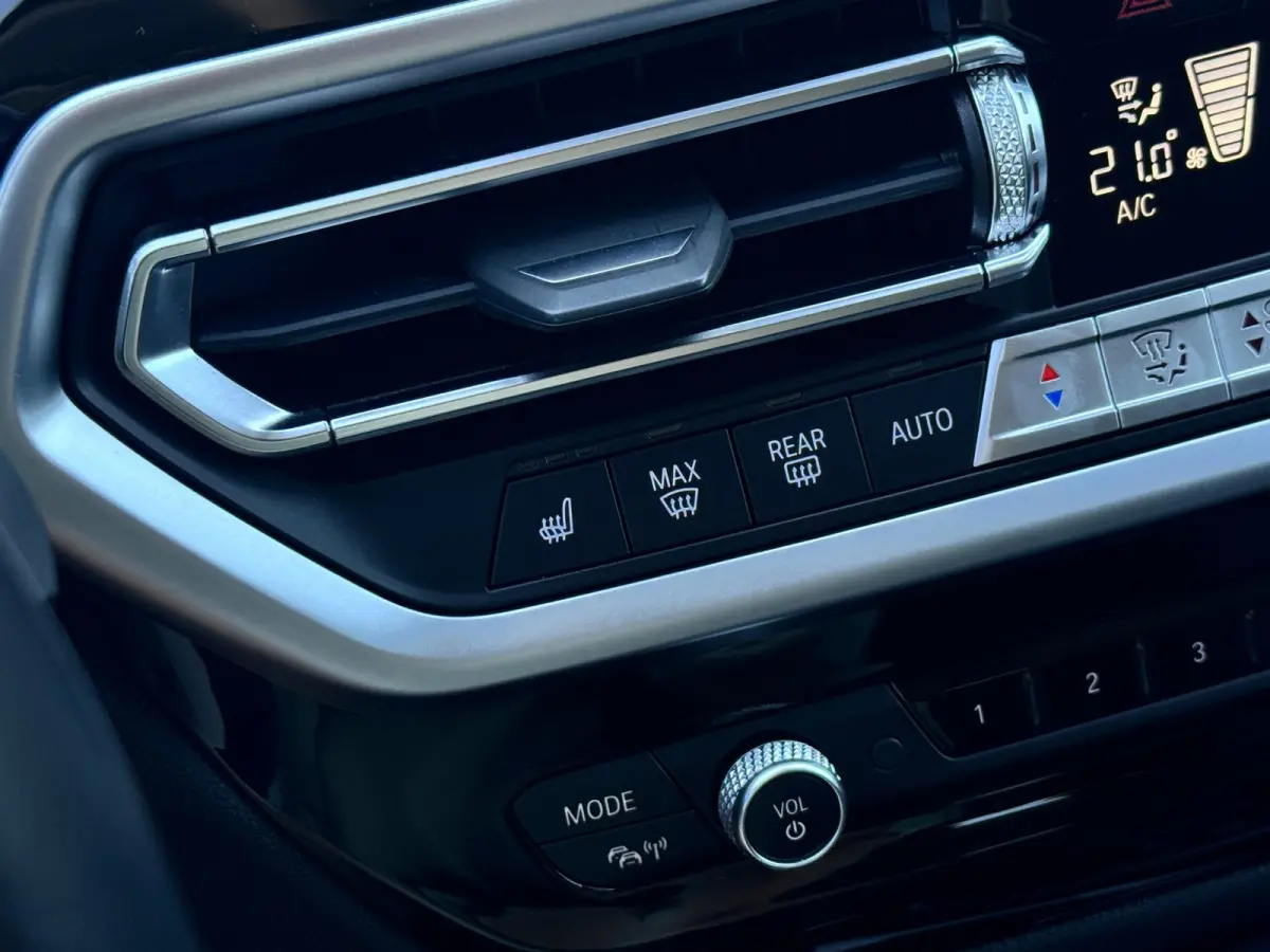 XDrive30e | Nieuw model | Trekhaak | LED | Keyless | 360 camera | Stoelverwarming | 1e eigenaar | SOH 93%