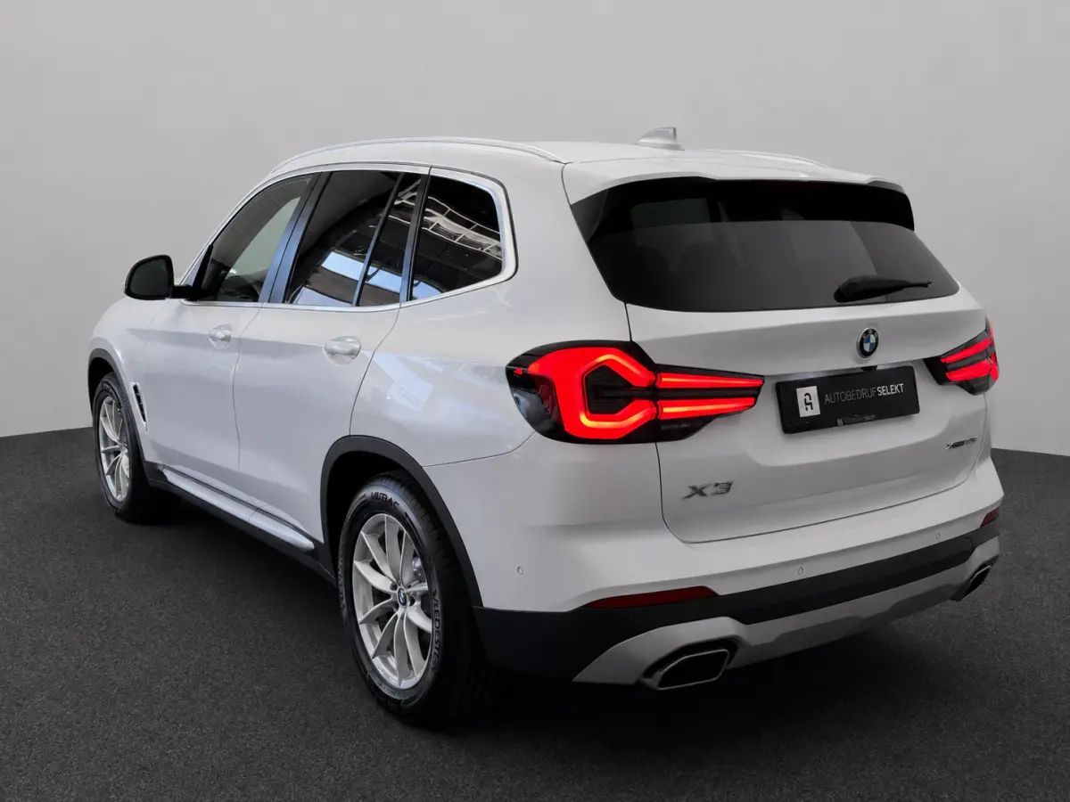 XDrive30e | Nieuw model | Trekhaak | LED | Keyless | 360 camera | Stoelverwarming | 1e eigenaar | SOH 93%