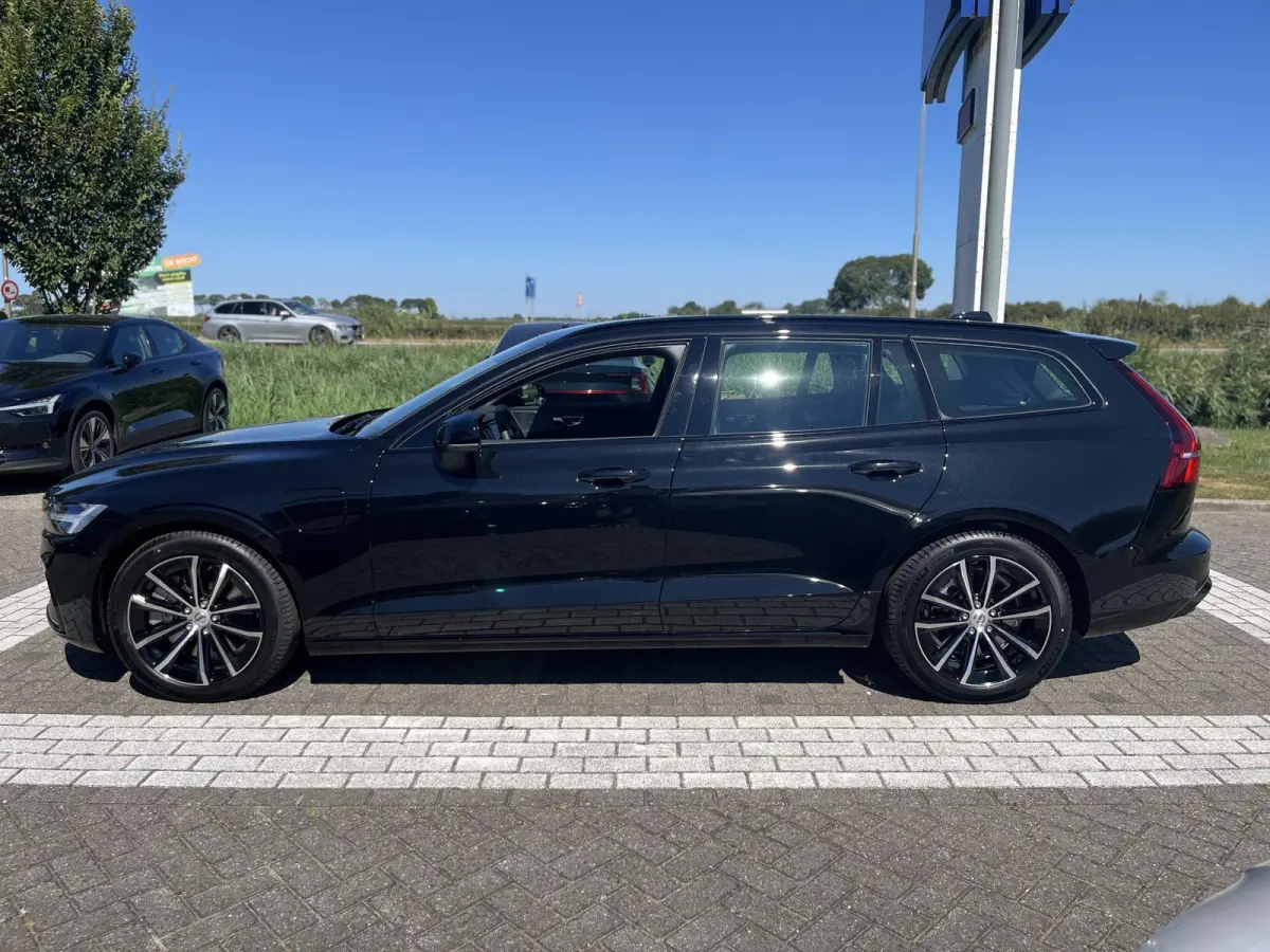T6 Plug-in hybrid AWD Plus Dark | 18 Inch Velgen | Climate Pack | Harman Kardon | Adaptive Cruise Control |