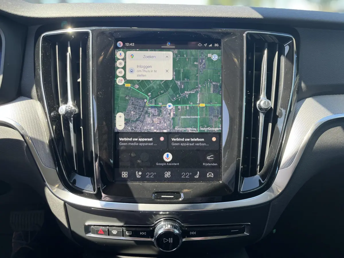 T6 Plug-in hybrid AWD Plus Dark | 18 Inch Velgen | Climate Pack | Harman Kardon | Adaptive Cruise Control |