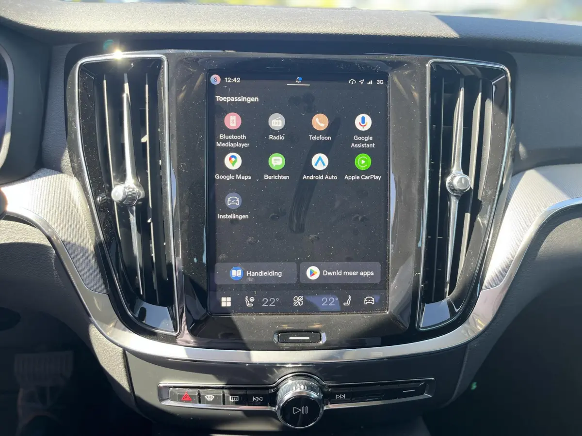 T6 Plug-in hybrid AWD Plus Dark | 18 Inch Velgen | Climate Pack | Harman Kardon | Adaptive Cruise Control |