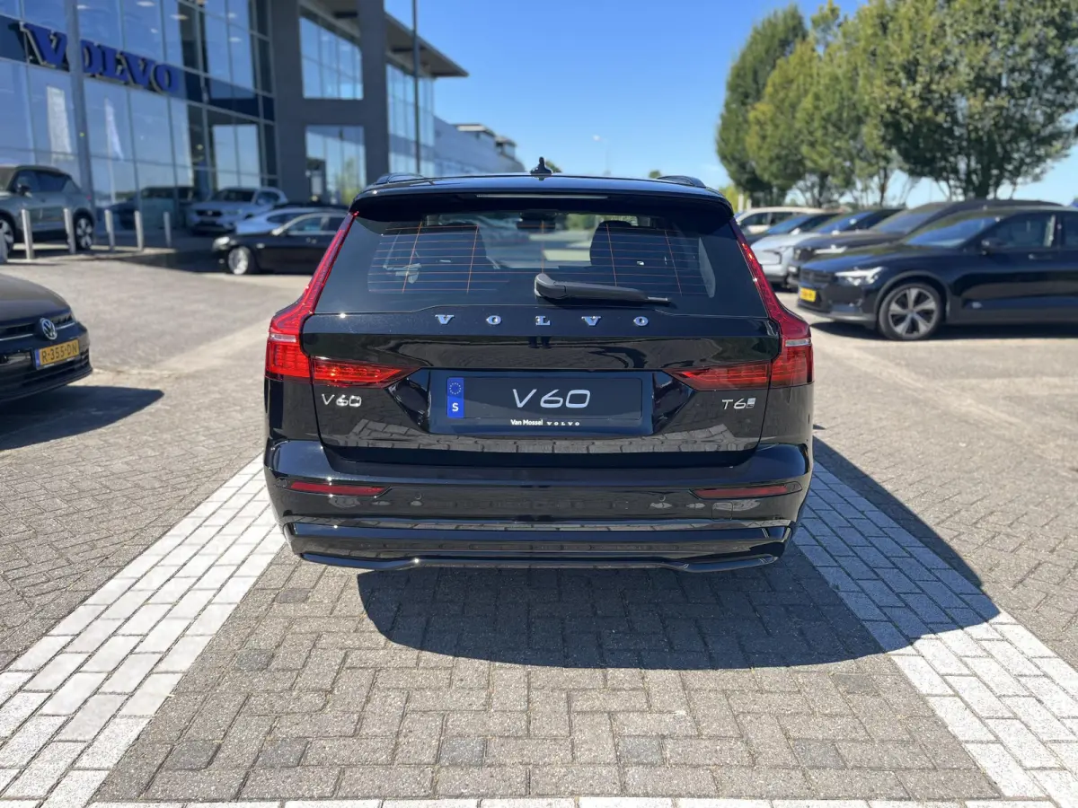 T6 Plug-in hybrid AWD Plus Dark | 18 Inch Velgen | Climate Pack | Harman Kardon | Adaptive Cruise Control |