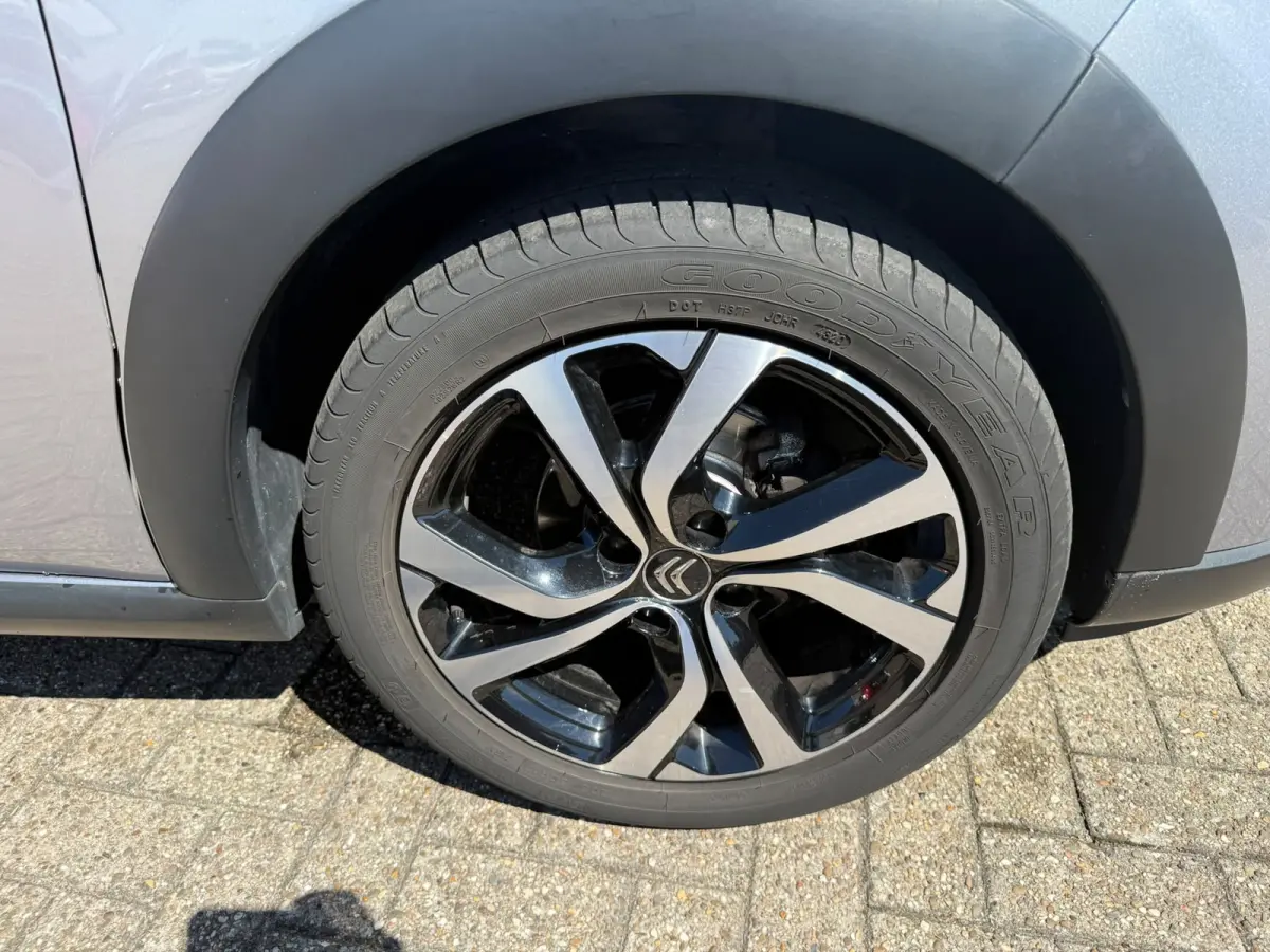 1.2 PureTech Shine, Navi, Camera, Airco, Dealer auto