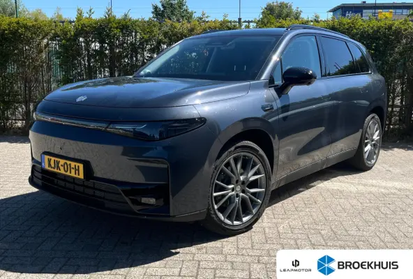 Design 28.4 kWh 1500KG TREKGEWICHT | 360 GRADEN CAMERA | LEDEREN BEKLEDING | STOELVERWARMING + STOELVENTILATIE | PANORAMADAK