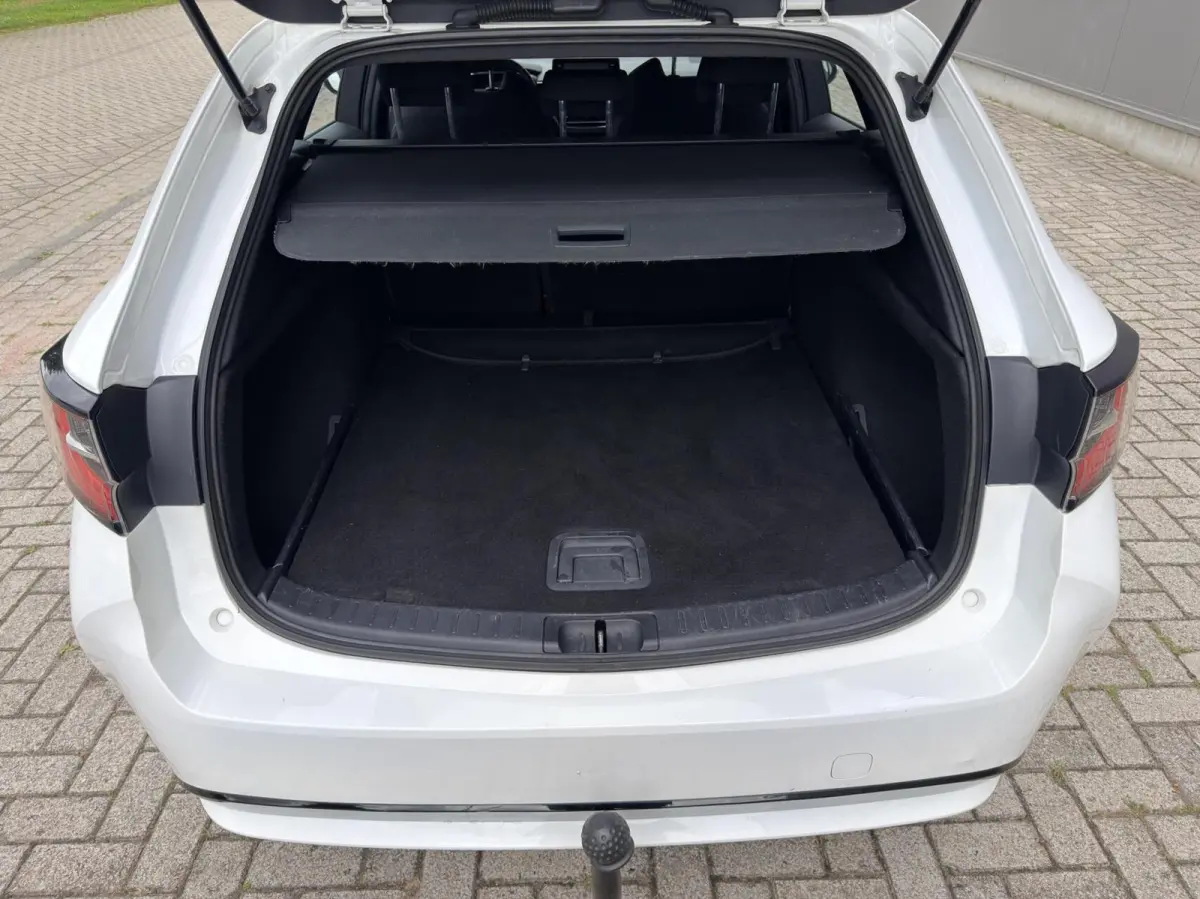 1.8 Hybrid Active Dealer OH|Cruise|