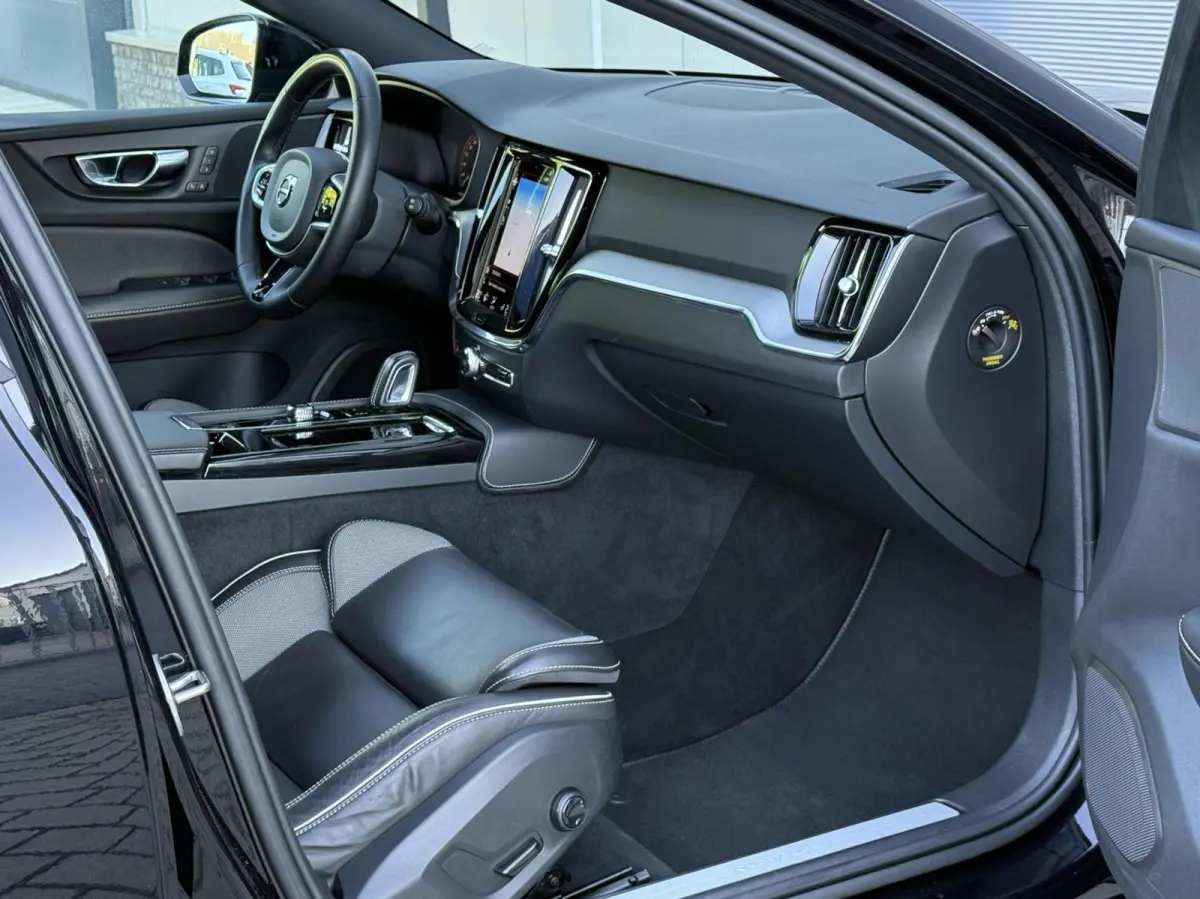 T6 Recharge AWD R-Design|Camera|Carplay|Trekhaak|19"