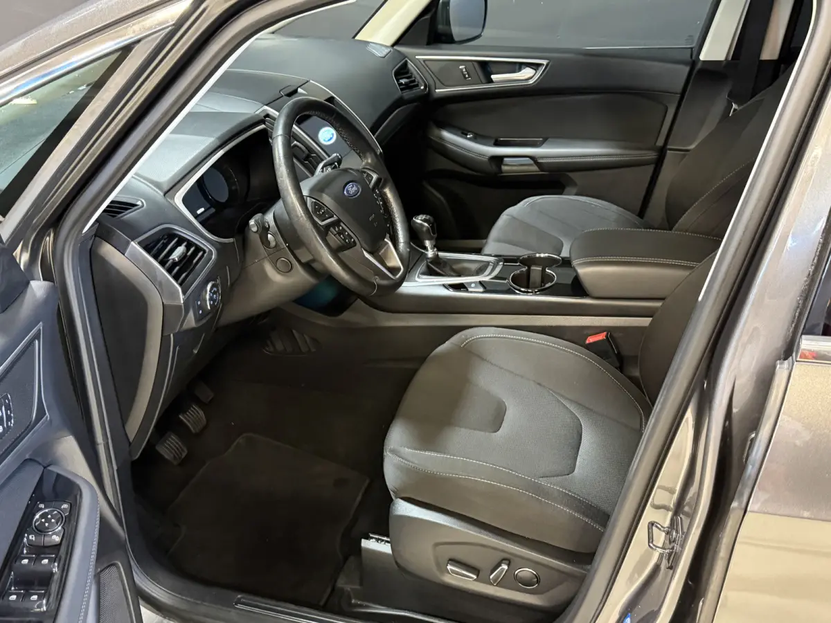 1.5 Titanium 7p. | Stoel/stuur verwarming | Trekhaak | Apple Carplay