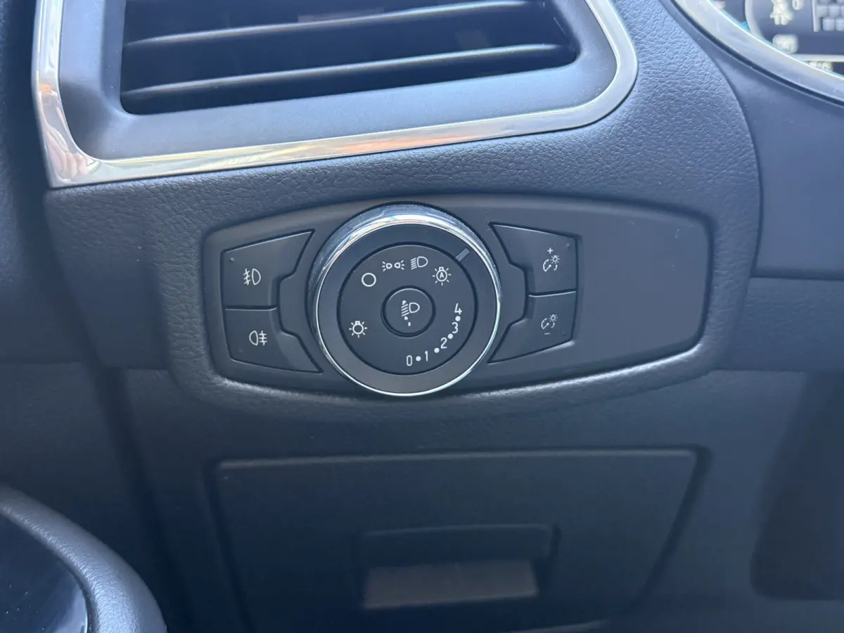 1.5 Titanium 7p. | Dealer onderhouden | Stoel/stuur verwarming | Apple Carplay